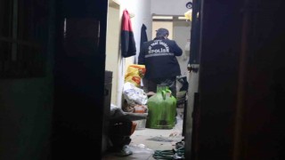 İzmirde sır cinayet: Bıçakla yaralandı, hastanede hayatını kaybetti