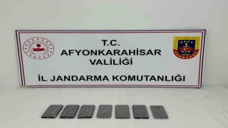 Jandarma 175 bin TL değerinde kaçak cep telefonu ele geçirdi
