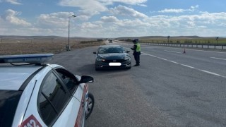 Jandarma ekiplerinin trafik denetiminde 1 milyon 787 bin TL ceza yazıldı