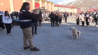 Jandarma, mesleğini öğrencilere tanıttı