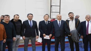 Japon Büyükelçi Takahiko Katsumatadan genç judoculara kıyafet desteği