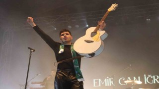 Kadın Festivalinde Emir Can İğrek rüzgarı