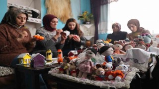 Kadınların el emekleri aile ekonomilerine katkı sağlıyor