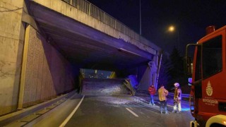 Kağıthanede damperi açılan kamyon ortalığı savaş alanına çevirdi: 1 yaralı