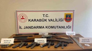 Karabükte adli aramada çok sayıda silah ele geçirildi