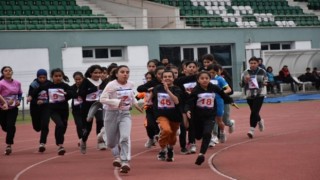 Karsta atletizm yarışları yapıldı