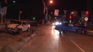 Kartalda iki otomobil kafa kafaya çarpıştı