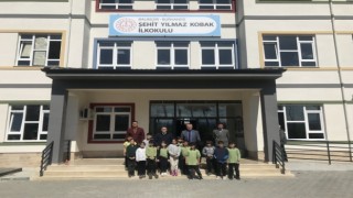 Kaymakam Memiş , yenilenen okulları ziyaret etti