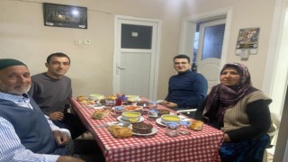 Kaymakam Okumuş gazi evinde iftara katıldı