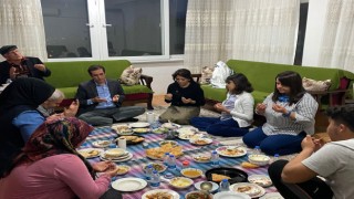 Kaymakam Topsakaloğlu, iftarda vatandaşların evine konuk oluyor