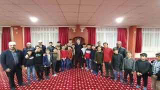 Kaymakam Topsakaloğlu, Kuran Kursu öğrencileriyle iftar yaptı