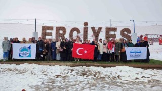 KAYMEK, Erciyesi yakından görmeyen kursiyerlerini zirvede buluşturmaya devam ediyor