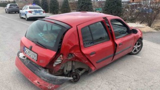 Kazada otomobilin tekeri koptu: 1 yaralı
