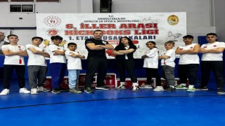Kemer Belediyesi kick boks sporcuları 5 madalya ile döndü