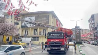 Kırklarelide seçim için asılan afiş, poster ve bayraklar kaldırıldı