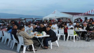 Kızılay Başkanı Hatayda depremzedelerle iftar sofrasında buluştu