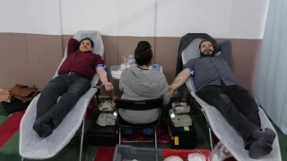 Kızılaya kan bağışında bulundular