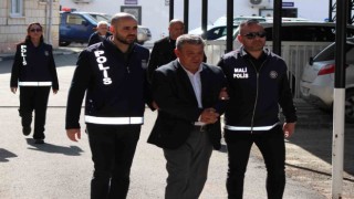KKTCde “yolsuzluk ve sahte diploma” soruşturmasında tutuklanan eski Bakan Dürüst tutuksuz yargılanacak