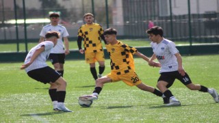 Kocasinan Şimşekspor U18 takımı şampiyon oldu