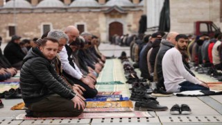 Konyada Ramazan ayını ilk Cuma namazı kılındı