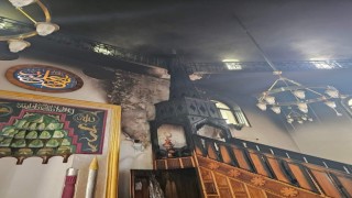 Kosovadaki Mamuşa Merkez Camii yangında büyük hasar gördü