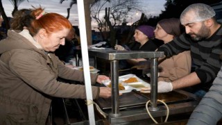 Kuşadası Belediyesi İftar Günlerinin İlki İkiçeşmelik Mahallesinde Düzenlendi