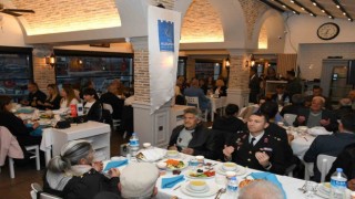 Kuşadasında şehit aileleri ve gaziler iftarda buluştu