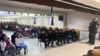 Liseli öğrencilere polislik mesleğini anlattılar