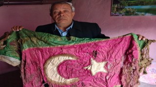 Manisada Kurtuluş Savaşından kalma Türk bayrağı ortaya çıktı