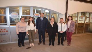 Marmaris Belediyesi, kadın çalışanları unutmadı