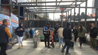Mecidiyeköy metroda bir kişi raylara atlayarak intihar etti