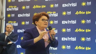 Meral Akşener, Artvinde iftarda partililerle bir araya geldi