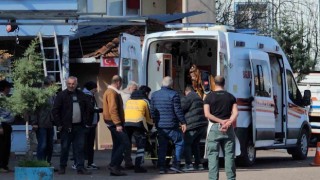 Merdivenden düşen yaşlı adam hastanelik oldu