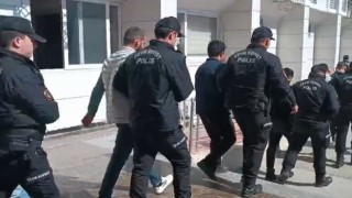 Mersinde aranan şahıslara şafak operasyonu: 88 kişi yakalandı