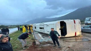 Mersinde işçi servisi kaza yaptı: 23 yaralı