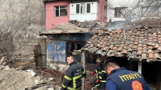 Metruk binada yangın paniği