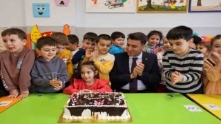 Minik anaokul öğrencisine sürpriz