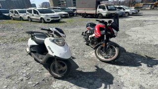 Motosikletli gaspçılar kamerada