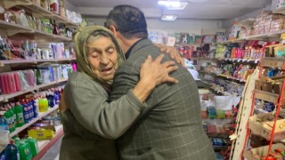 Muhtardan 97lik Fadime Nineye Kadınlar Günü kutlaması