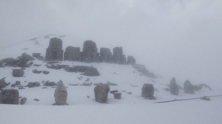 Nemrut Dağı baharda kışı yaşıyor