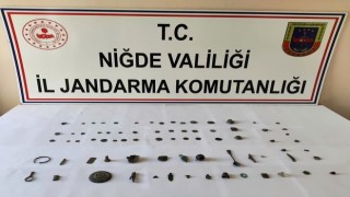 Niğdede 75 tarihi obje ele geçirildi