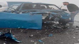 Niğdede iki otomobil kafa kafaya çarpıştı: 5 yaralı