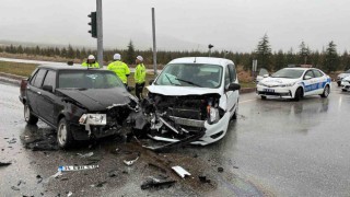 Niğdede trafik kazası: 2 Yaralı