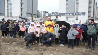 Nilüferde çocuklar gelecek için fidan dikti