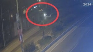 O anlar kamerada: Bir kişinin öldüğü otomobil kanala böyle düşmüş