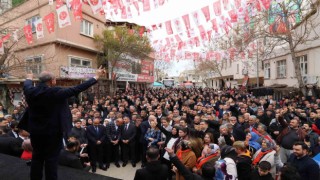 Oğuzelinde miting gibi açılış