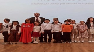 Okudukları şiirlerle duygu dolu anlar yaşattılar
