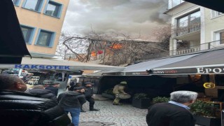 Ortaköyde bulunan 2 katlı iş yeri alev alev yandı