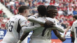 Osasunayı 4 golle geçen Real Madrid liderliğini sürdürdü