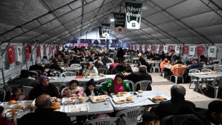 Osmaniye protokolü vatandaşlarla iftar sofrasında buluştu